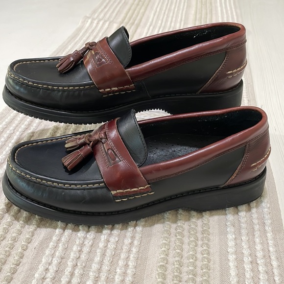 Bass Marine two-tone leather tassel loafers in like new condition. Women's 10. - Picture 4 of 14